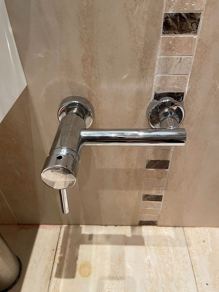 Спешен водопроводчик в Сухата река при течове и запушвания