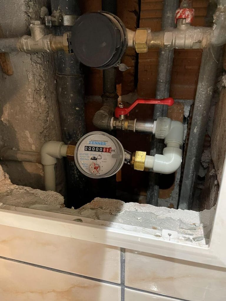 Водопроводчик в Стрелбище при аварийни ВИК услуги